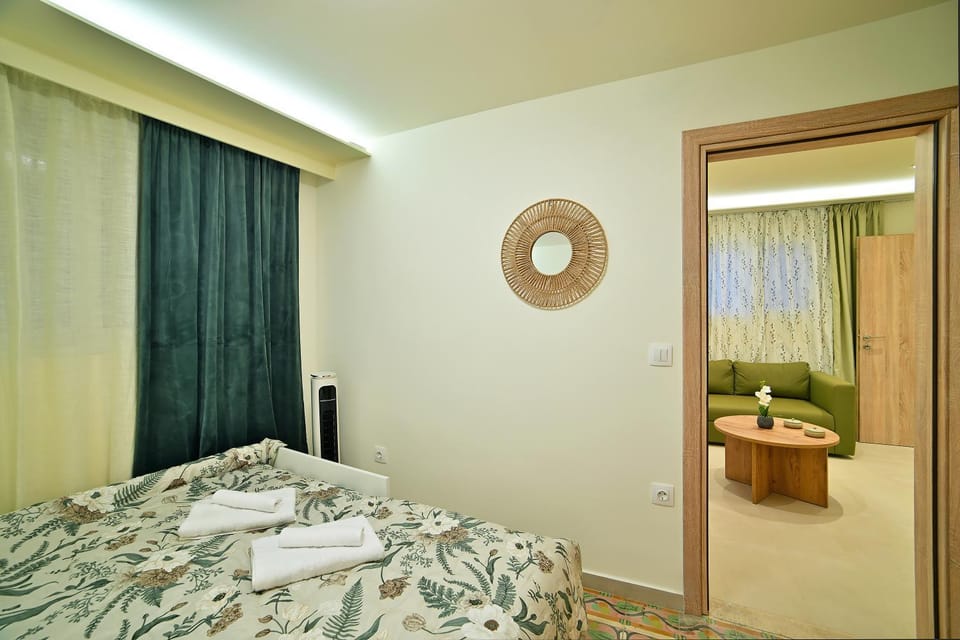 Bed, Photo of the whole room, Bedroom, towels, air conditioner