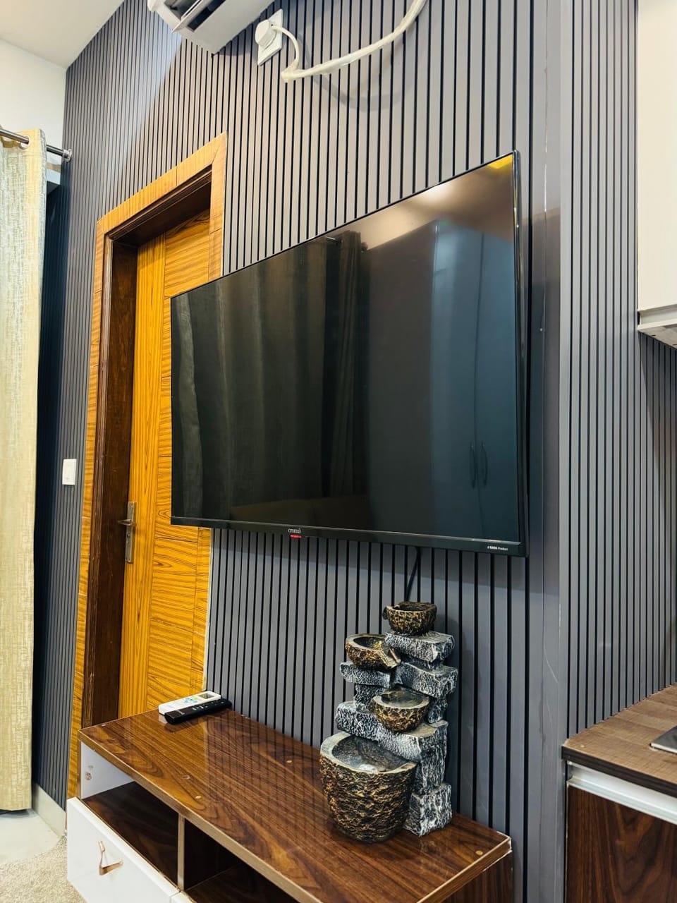 Pink heaven studio 12th floor Vacation rental in Noida