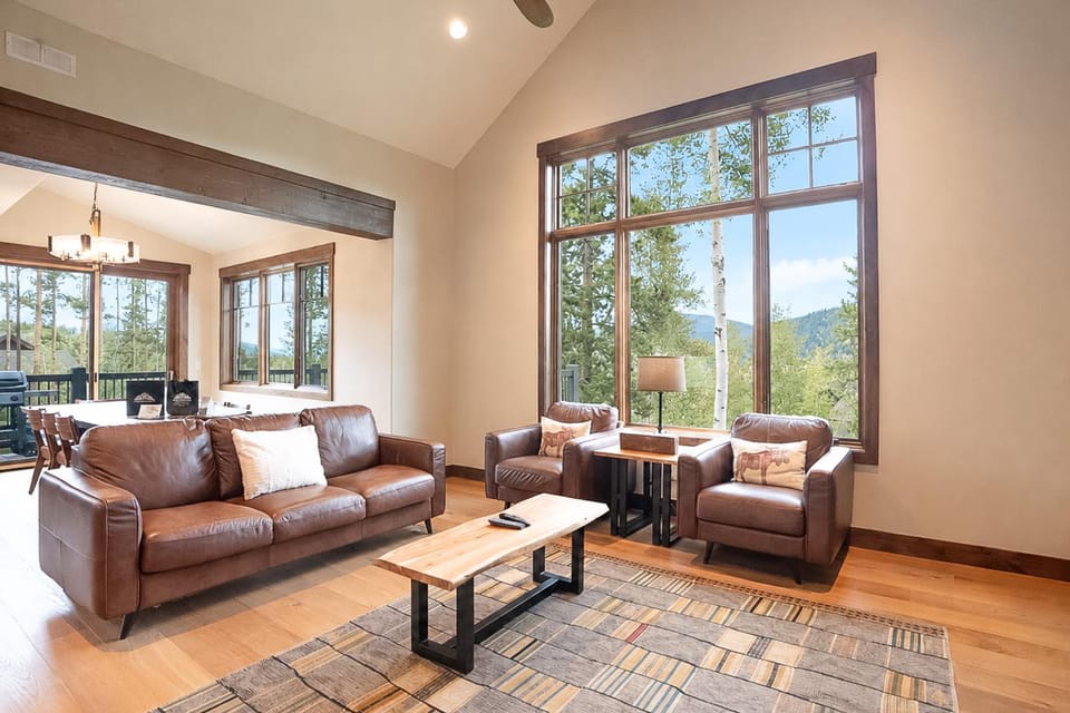 Eagle Ridge Lookout: Private Hot Tub, Mountain Views House in Breckenridge