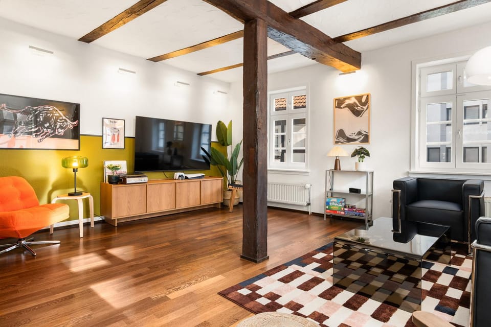Communal lounge/ TV room, TV and multimedia, Living room, Seating area, Evening entertainment