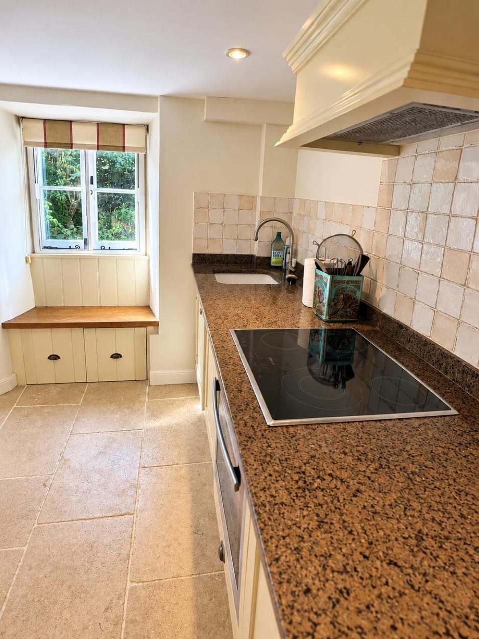 Detached charming cottage, garden and fireplace House in West Oxfordshire District