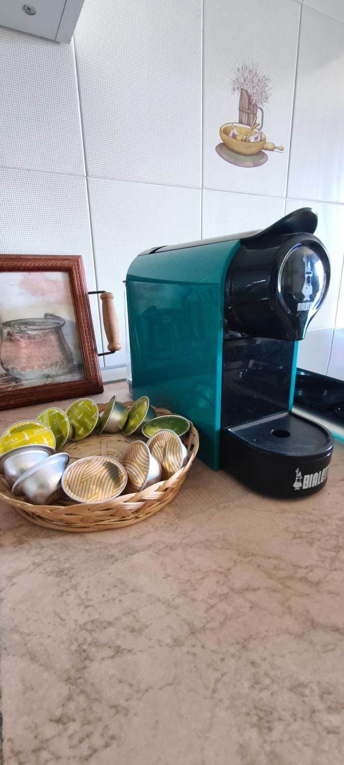 Coffee/tea facilities, Living room, Seating area, Breakfast