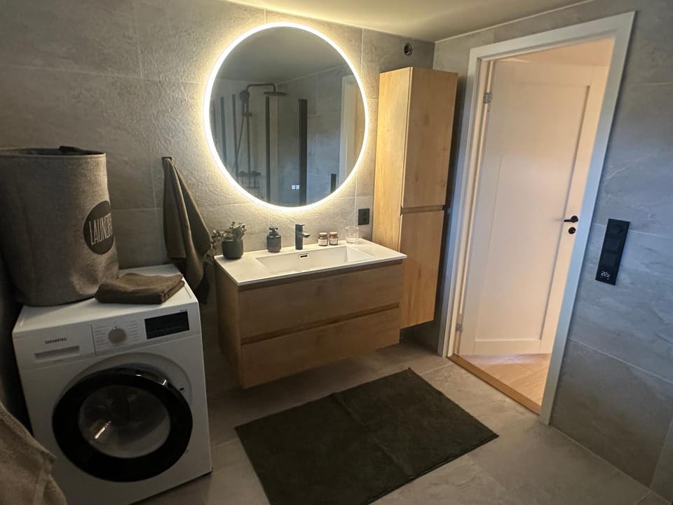 Bathroom, washing machine