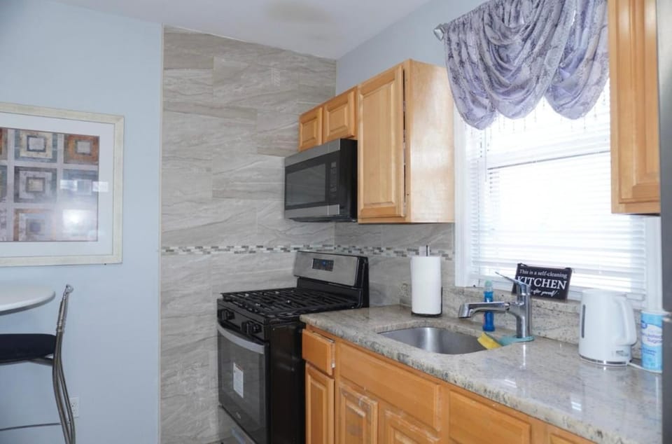 West New York room 113 Vacation rental in North Bergen