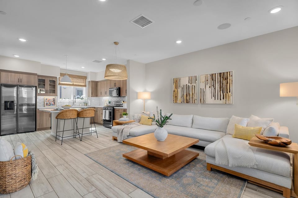 Kitchen or kitchenette, Living room, Dining area