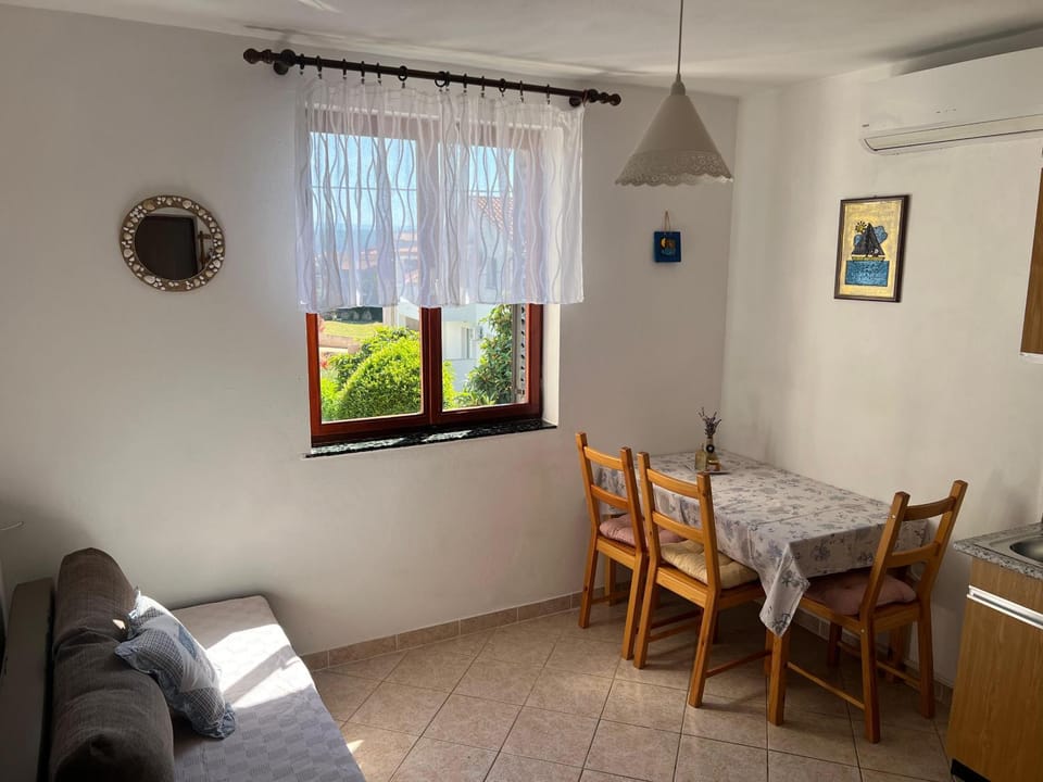 Apartments Dora and Tonka Krk Apartment in Primorje-Gorski Kotar County