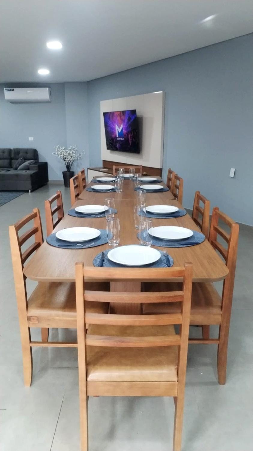 Casa Nova e Ampla para 14 Pessoas em Foz - 4 Quartos, 2 Suítes e Churrasqueira House in Foz do Iguaçu