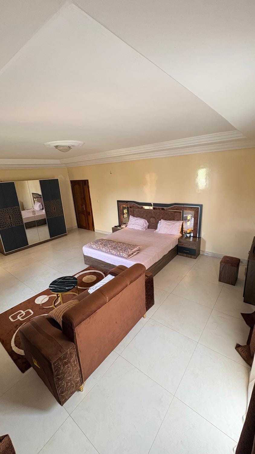 Junior IMO - Calme Discret Bed and Breakfast in Dakar