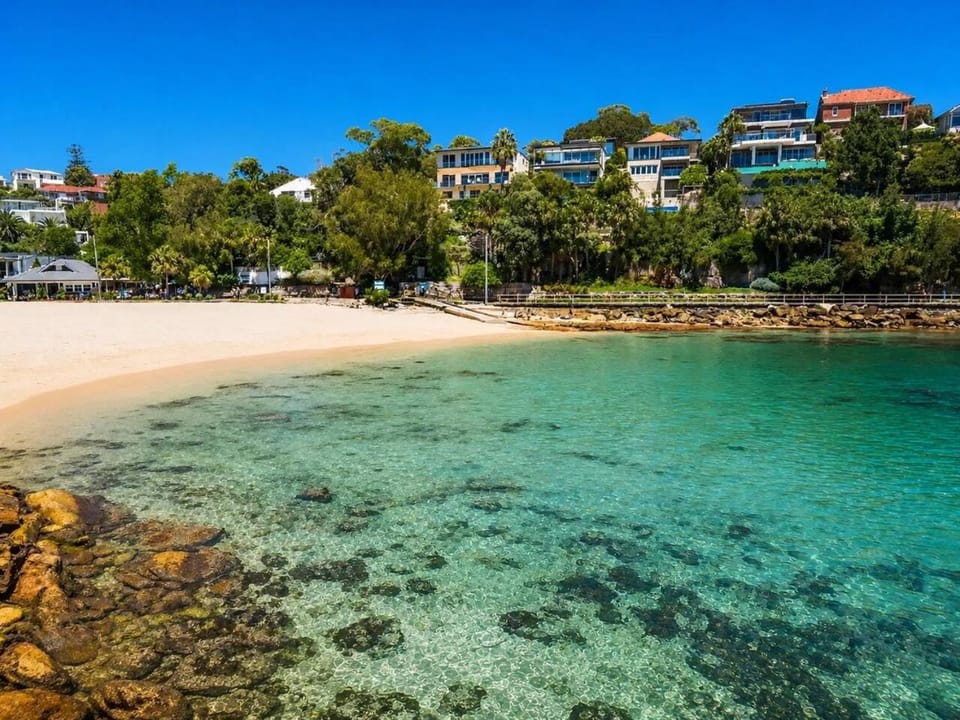 Manly Oceanfront Views and Rooftop Pool Apartment in Manly