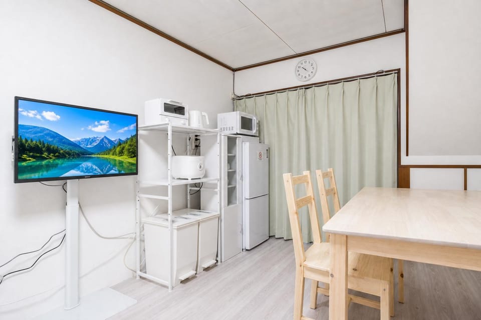 Living room, Dining area