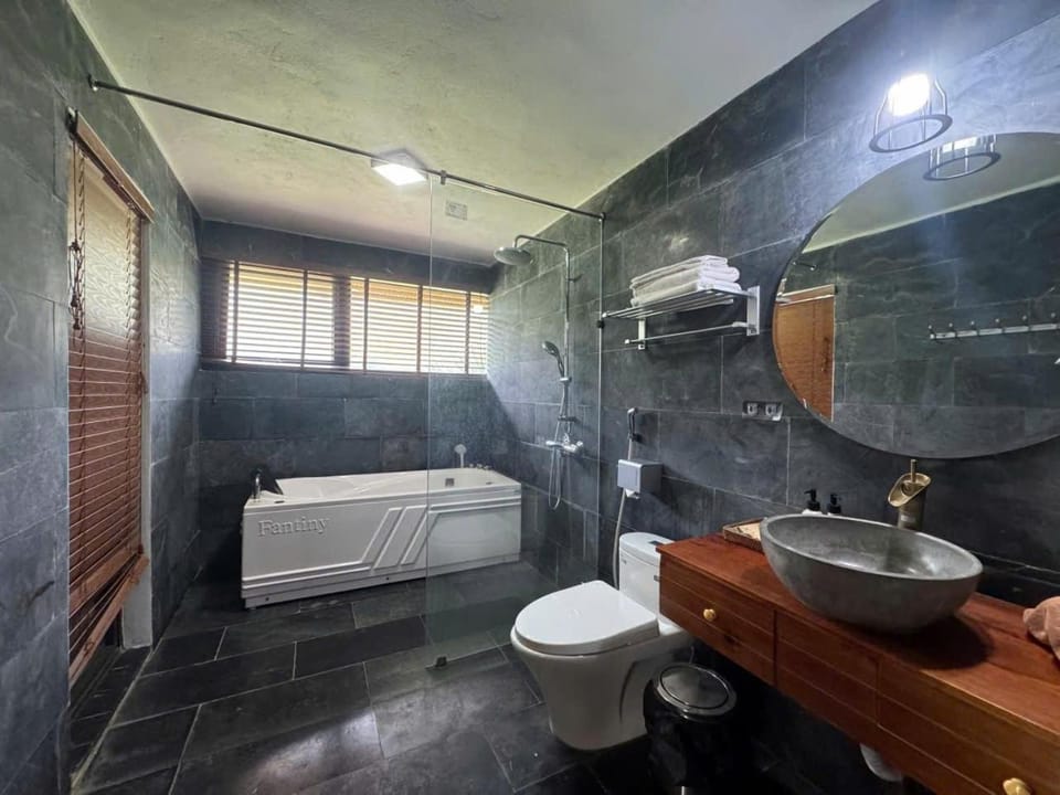 Villa V100 Thang Mây Campground/ 
RV Resort in Hanoi