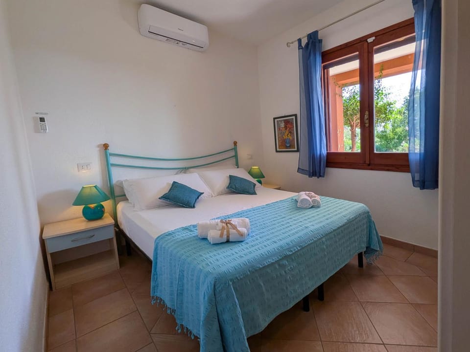 Bed, Bedroom, Guests, air conditioner