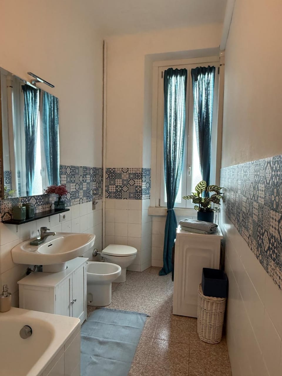 Toilet, Bathroom, Bath, bidet, towels