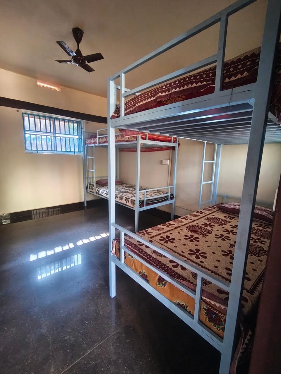 Bedroom, bunk bed