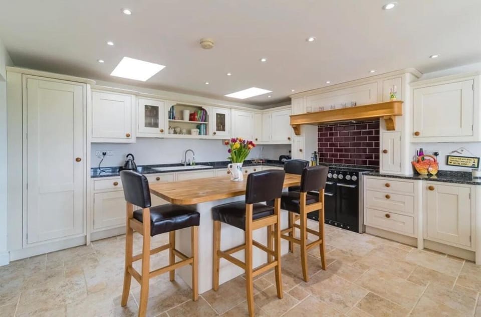 Meadowsweet home near Peterborough Sleeps 6 House in Huntingdonshire District