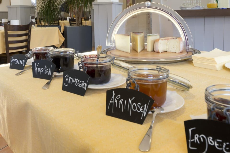 Food and drinks, Food