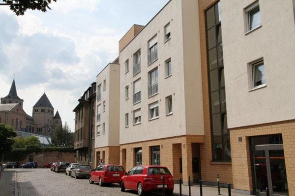 Property building, Street view, Location