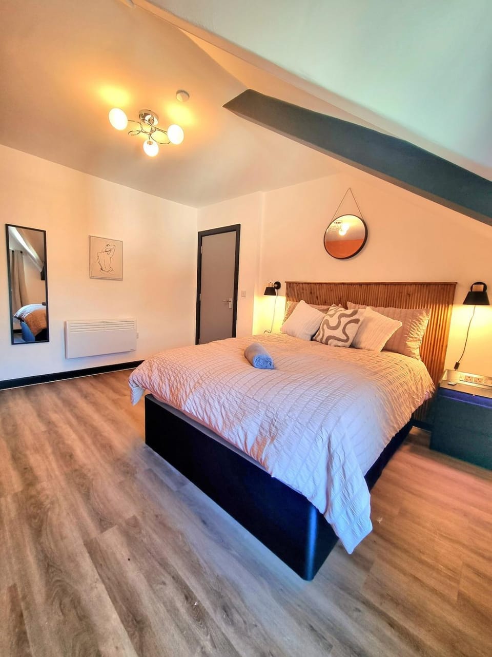 Amazing Location for Stadium, Castle, Train Station Apartment in Cardiff