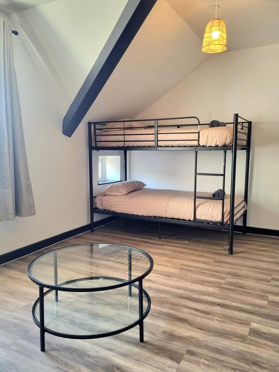Amazing Location for Stadium, Castle, Train Station Apartment in Cardiff
