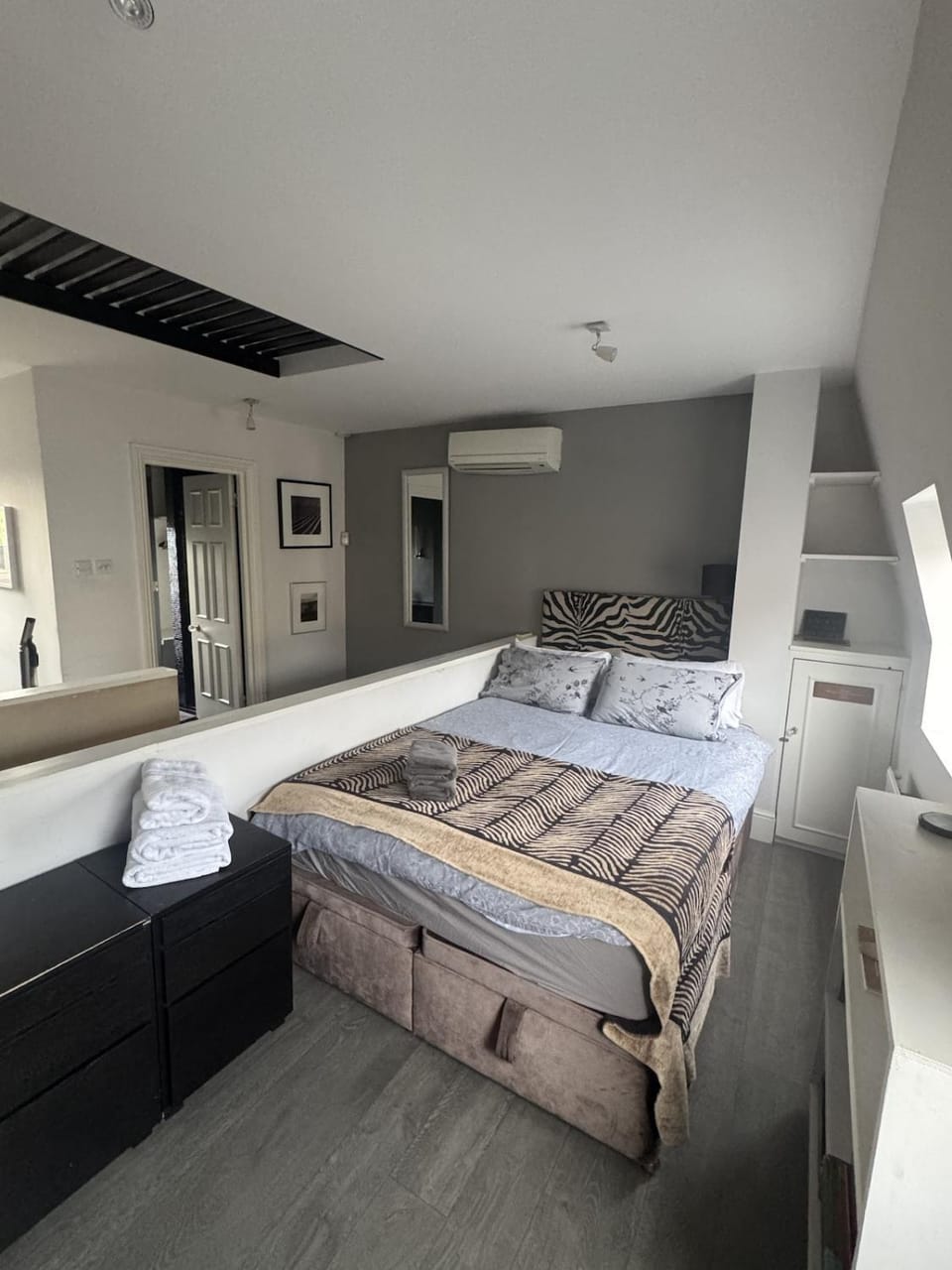Chelsea Townhouse - 3 Bed 3 Bath - Private Parking Apartment in London