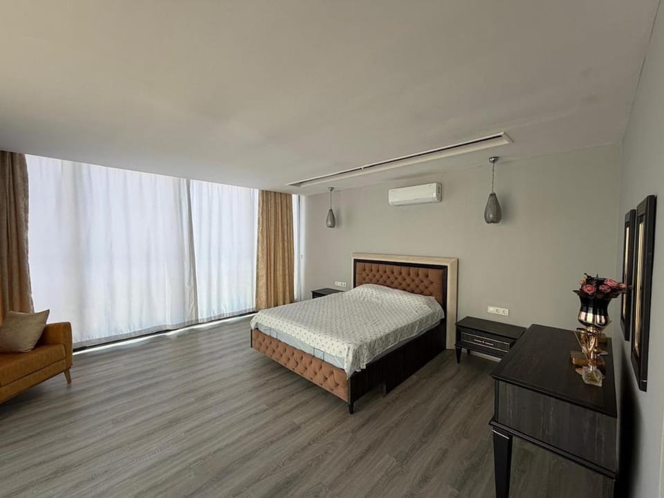Bed, Photo of the whole room, Bedroom, air conditioner