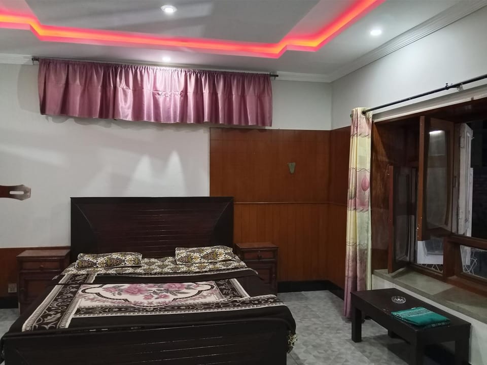 Bedroom, room service