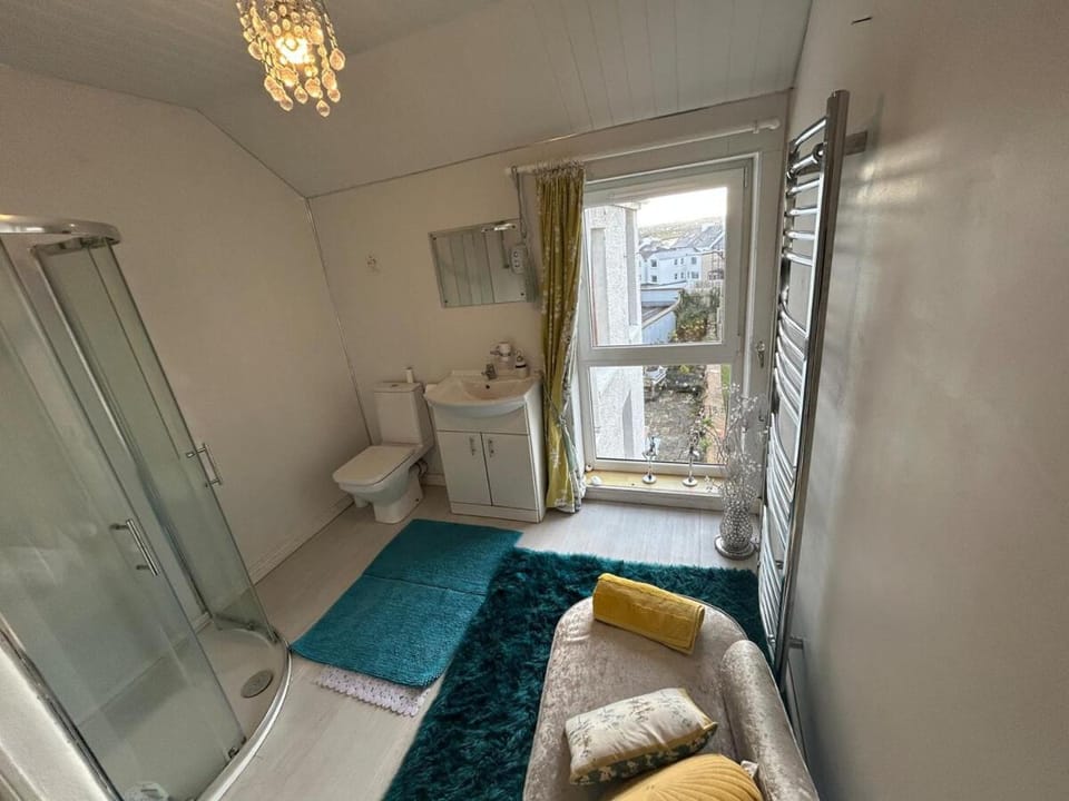 Main Street Harbour View House in Portrush