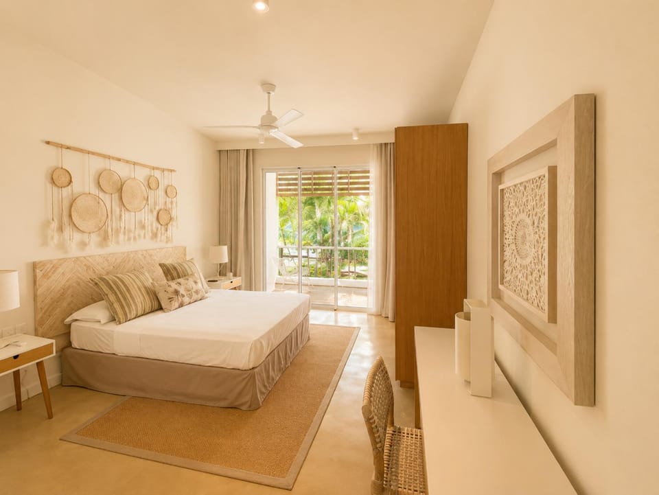 Bed, Photo of the whole room, Bedroom, wardrobe, air conditioner