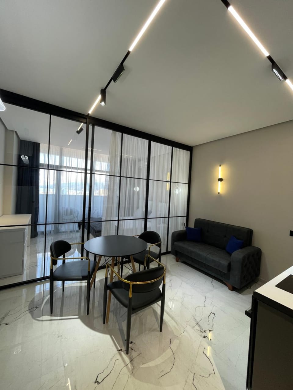 Дизайнерские апартаменты с панорамным видом на горы и море Apartment in Batumi