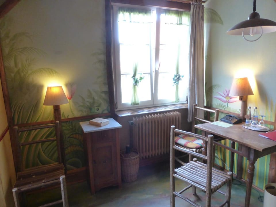 Seating area, Bedroom
