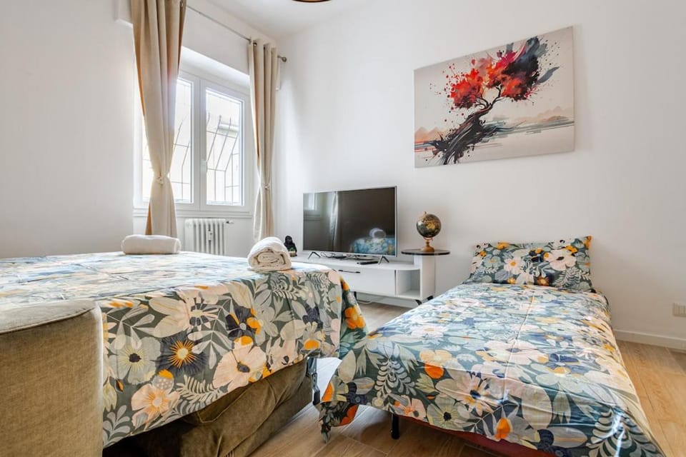Bright Home Near Milan with 2 Bathrooms, AC & Garage Apartment in Sesto San Giovanni