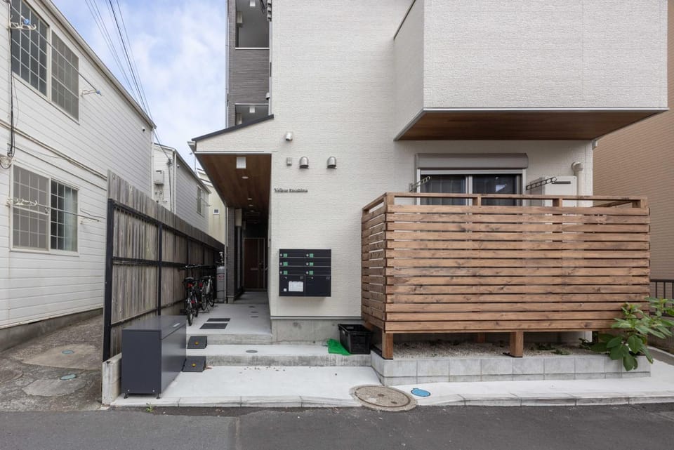 Property building, Day