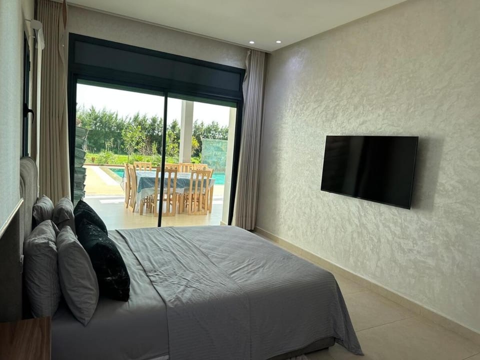 TV and multimedia, Photo of the whole room, Bedroom