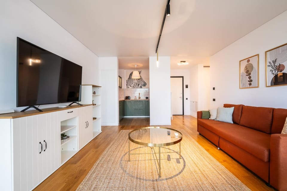 Lake Tei Views - Modern Flat in Yacht Kid Complex Apartment in Bucharest