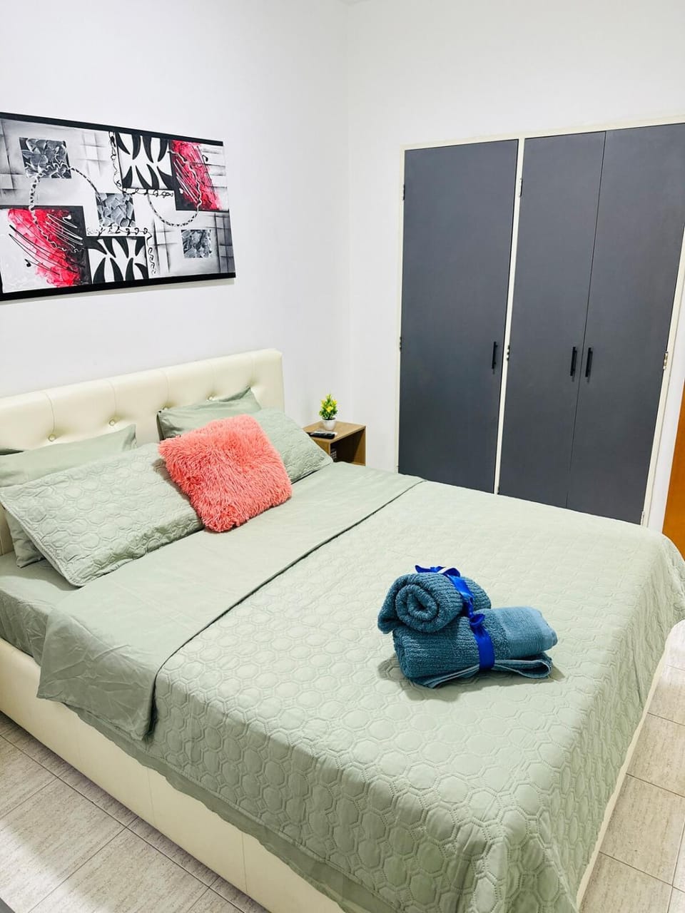 Bed, Photo of the whole room, Bedroom, wardrobe