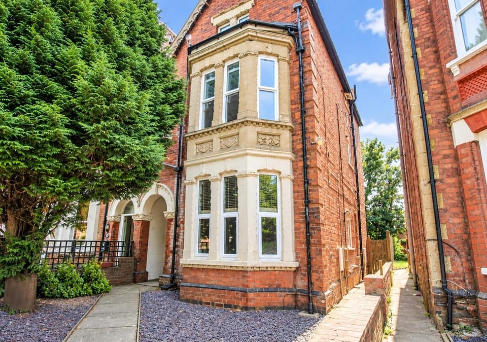 Property building, Day
