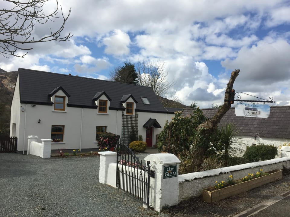 Garden, Garden view, Mountain view, Street view
