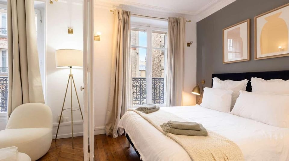 Cosy 1BR with Balcony Arc de Triomphe Apartment in Paris