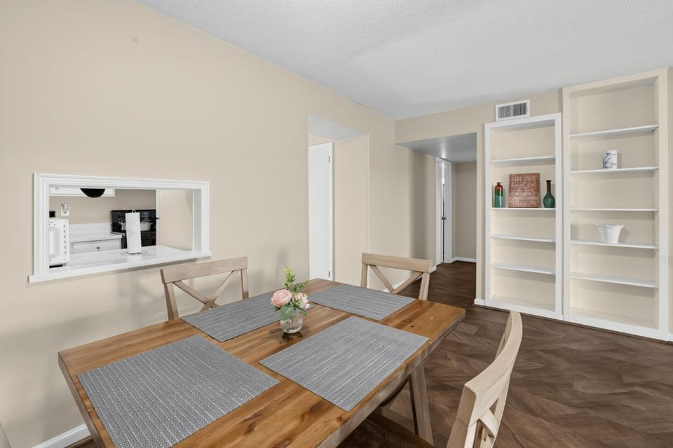 Dining area, storage