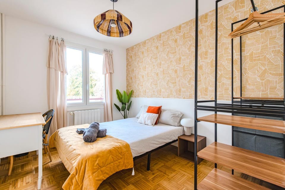 Bed, Photo of the whole room, Bedroom