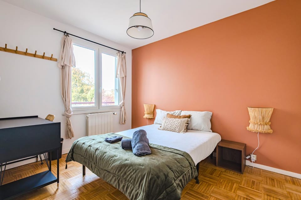 Bed, Bedroom