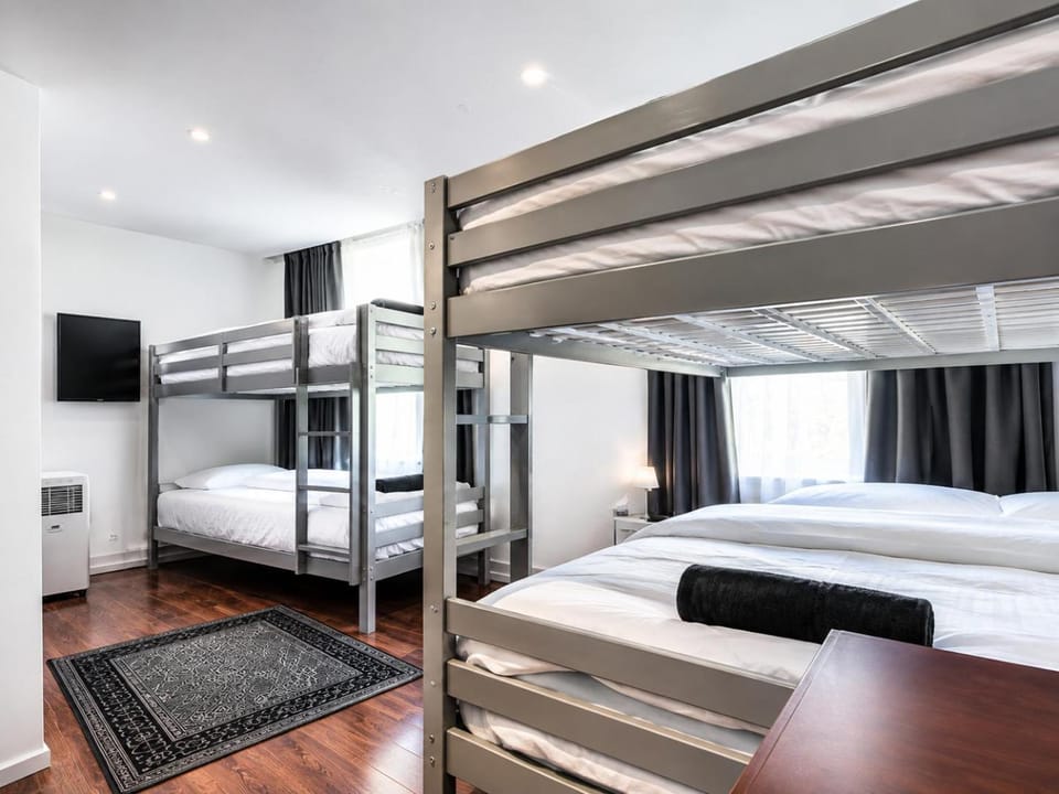 Photo of the whole room, Bedroom, bunk bed