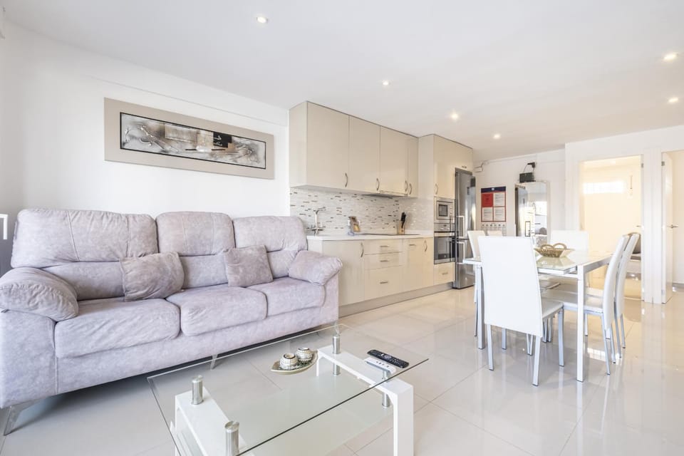 Kitchen or kitchenette, Living room, Dining area