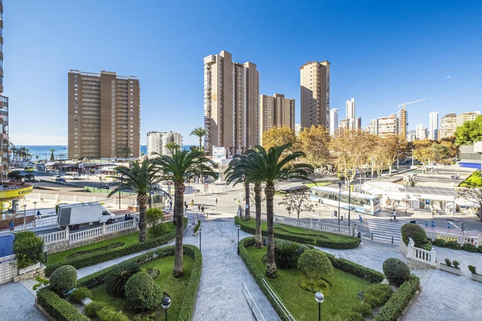 Nearby landmark, Day, City view, Sea view, Location