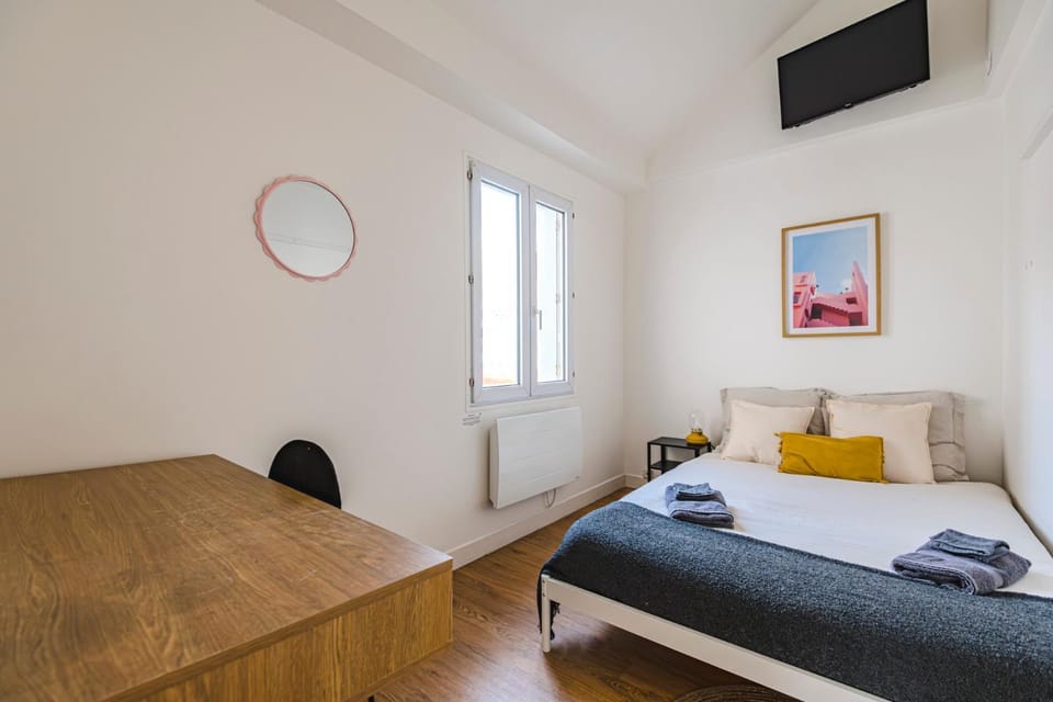Bed, Bedroom