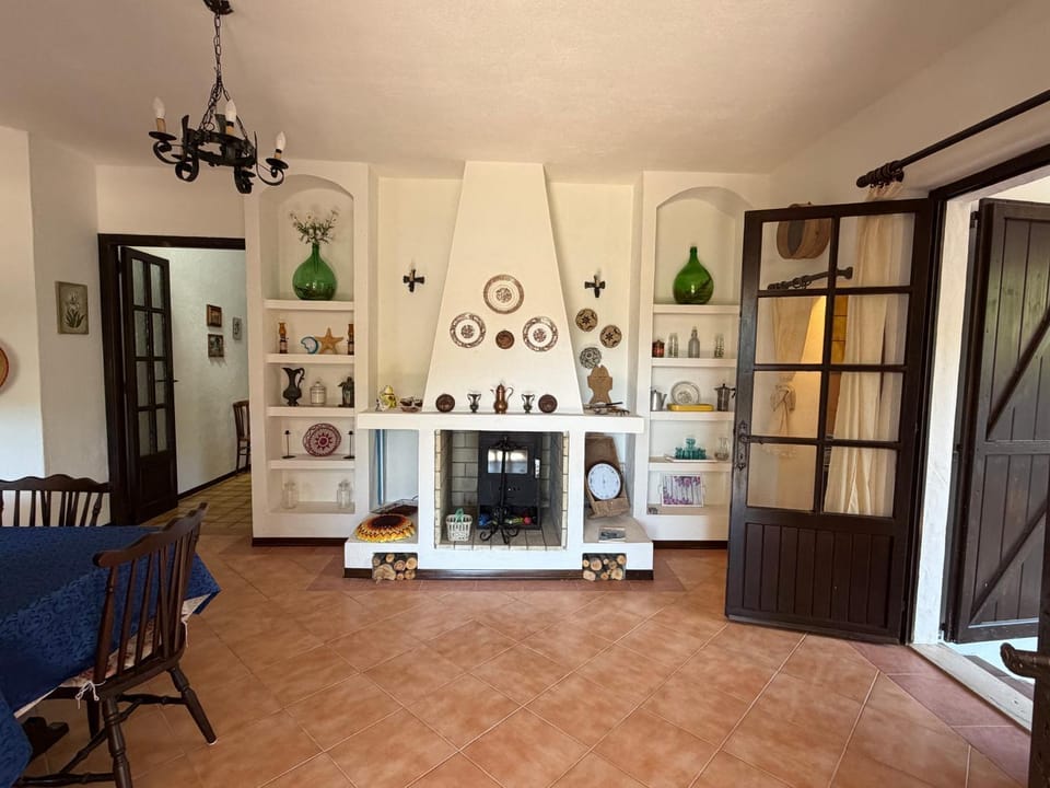 Kitchen or kitchenette, Living room, Seating area, Dining area, pet friendly