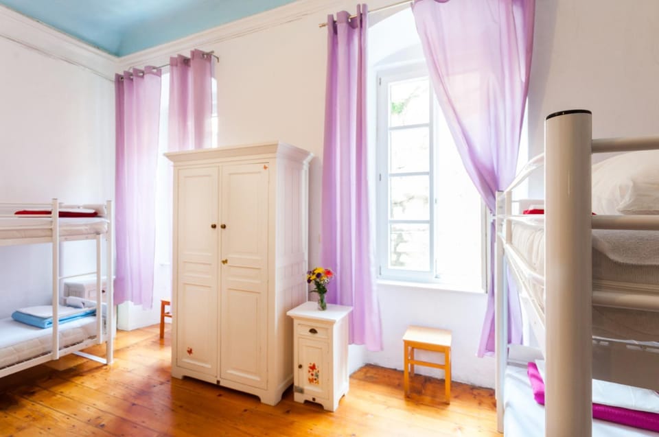Bedroom, bunk bed