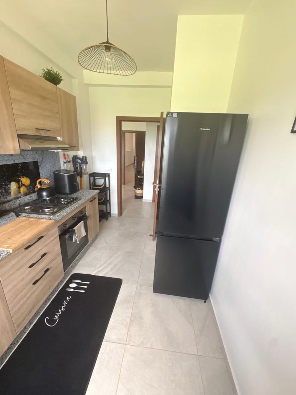 Kitchen or kitchenette, dishwasher, minibar, oven, stove