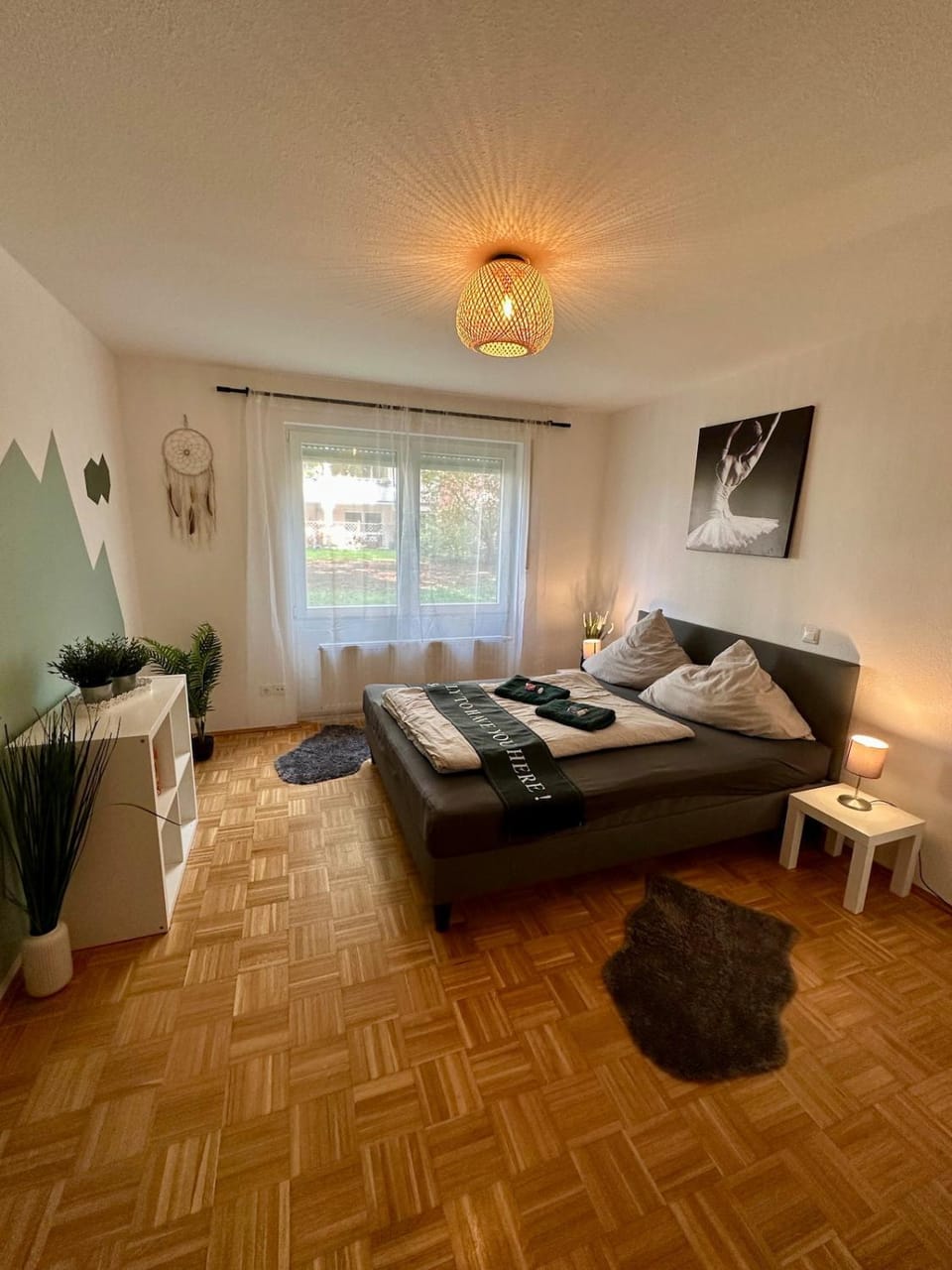 Bedroom, towels