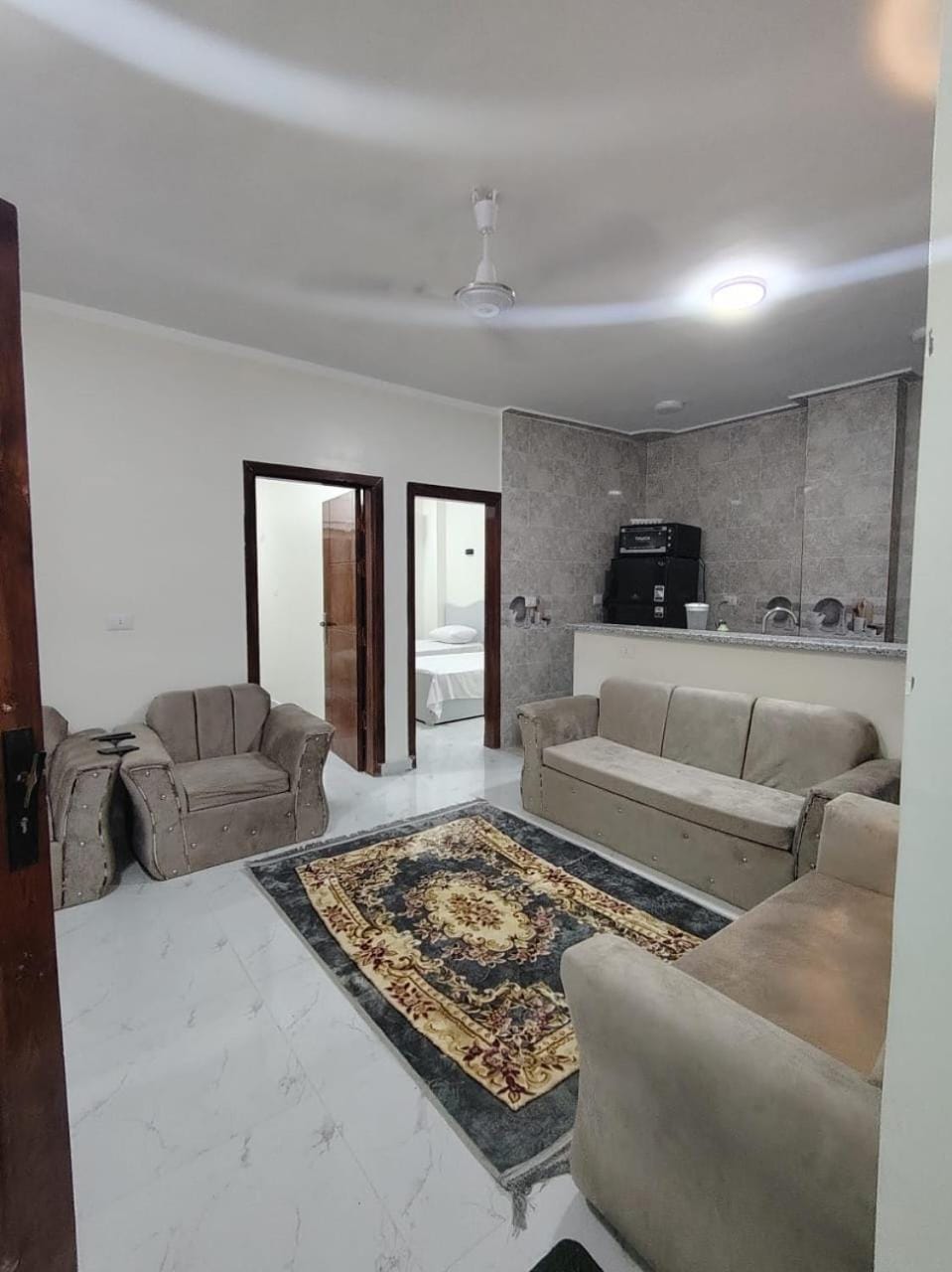 Kitchen or kitchenette, Living room, Seating area, Dining area